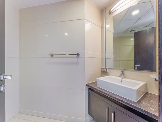 BEST PRICED |  BEST LAYOUT |  FULL SEA HIGH FLOOR, picture 16