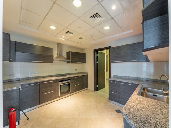 BEST PRICED |  BEST LAYOUT |  FULL SEA HIGH FLOOR, picture 10