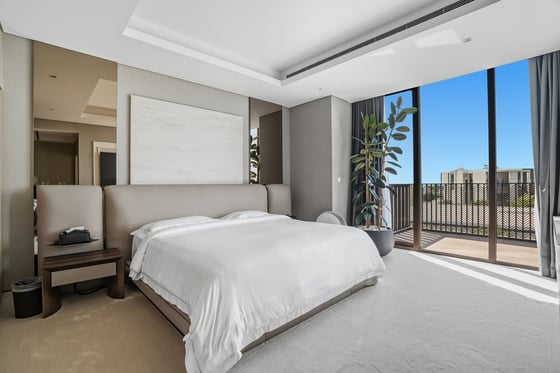 Upgraded | Furnished | Landscaped | Vacant, picture 8
