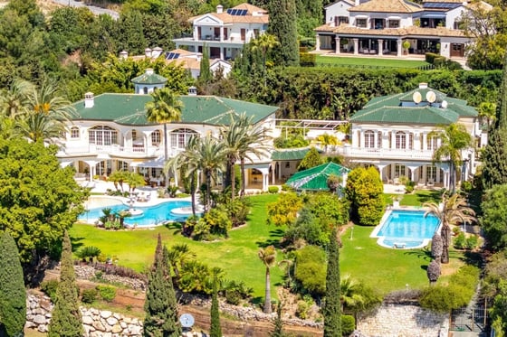 Elegant Estate in Cascada de Camoján with 3 Villas gated, picture 3