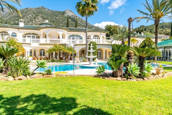 Elegant Estate in Cascada de Camoján with 3 Villas gated, picture 5