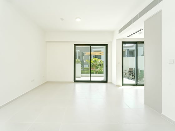 CORNER | SKY LIGHT LAYOUT | FACING PARK., picture 2