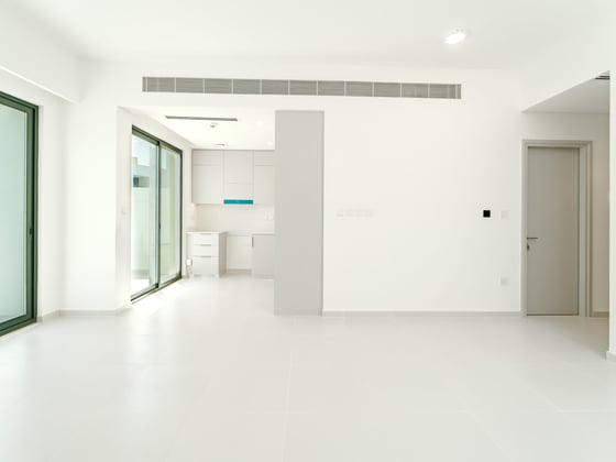 CORNER | SKY LIGHT LAYOUT | FACING PARK., picture 3