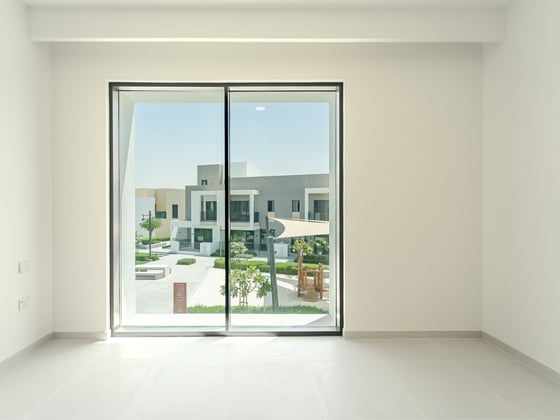 CORNER | SKY LIGHT LAYOUT | FACING PARK., picture 7