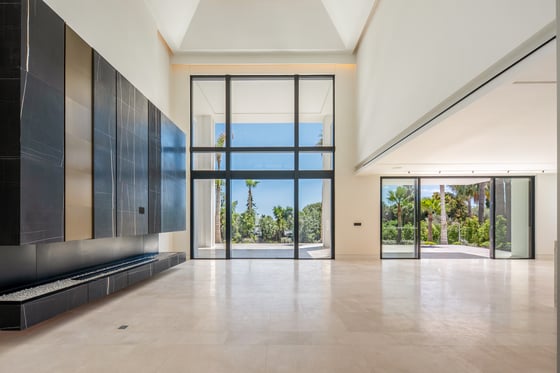 STUNNING VILLA BY TOBAL ARQUITECTOS IN ROCÍO DE NAGÜELES, picture 4