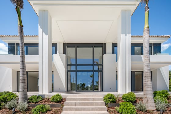 STUNNING VILLA BY TOBAL ARQUITECTOS IN ROCÍO DE NAGÜELES, picture 3