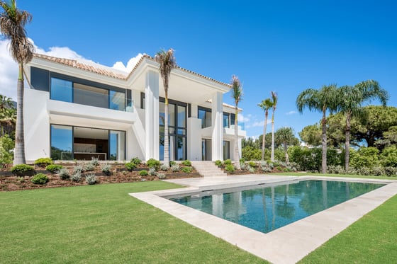 STUNNING VILLA BY TOBAL ARQUITECTOS IN ROCÍO DE NAGÜELES, picture 2