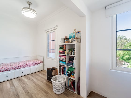 Stunning |  Fully Upgraded | Garden View, picture 15