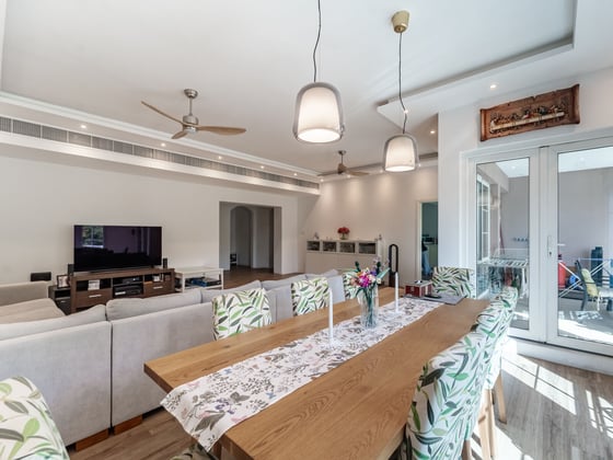 Stunning |  Fully Upgraded | Garden View, picture 7