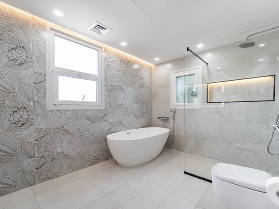 Stunning |  Fully Upgraded | Garden View, picture 10