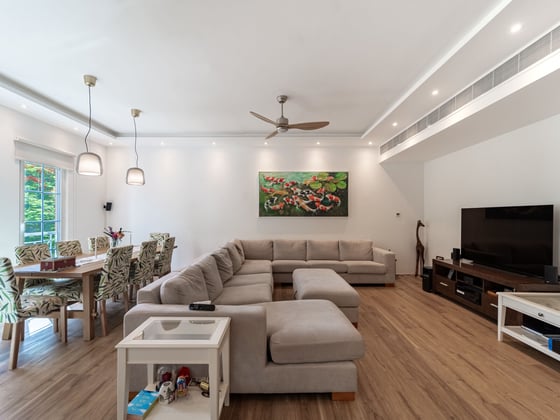 Stunning |  Fully Upgraded | Garden View, picture 1