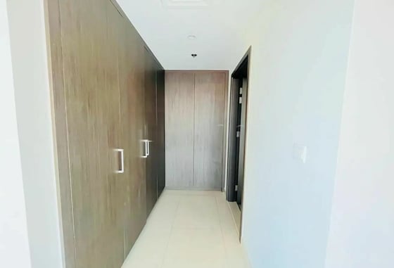 High Floor | Desirable Layout | Water View, picture 7