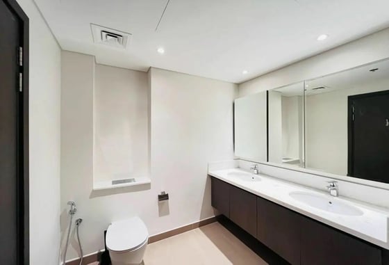 High Floor | Desirable Layout | Water View, picture 8