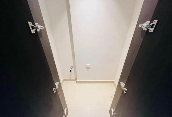 High Floor | Desirable Layout | Water View, picture 11