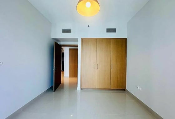 High Floor | Desirable Layout | Water View, picture 9