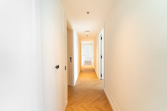 Vacant | Upgraded 3BR | Water & Burj View, picture 13