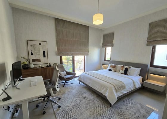 Double Ceiling | Corner Plot | Rare Four Bedroom plus Study, picture 6