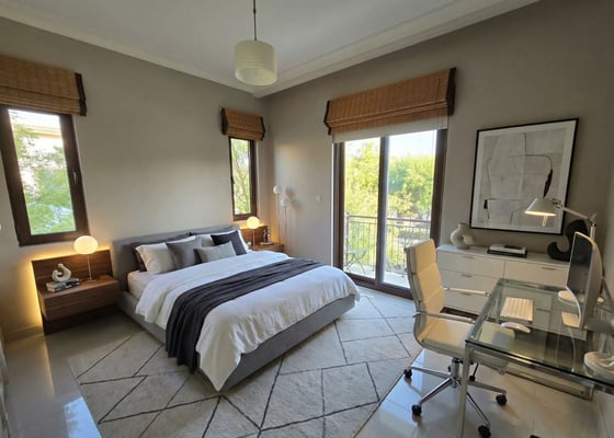 Double Ceiling | Corner Plot | Rare Four Bedroom plus Study, picture 5