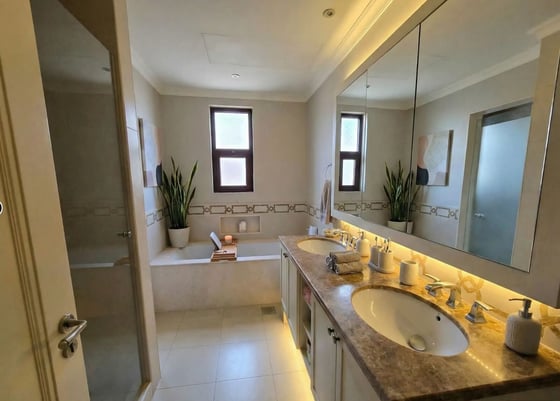 Double Ceiling | Corner Plot | Rare Four Bedroom plus Study, picture 4