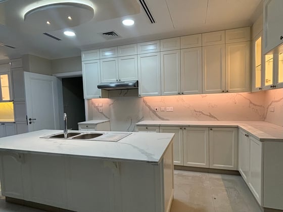 Double Ceiling | Corner Plot | Rare Four Bedroom plus Study, picture 9