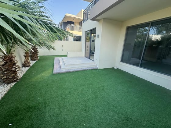 Corner Unit | Vacant on Transfer | Greenbelt Backing, picture 17