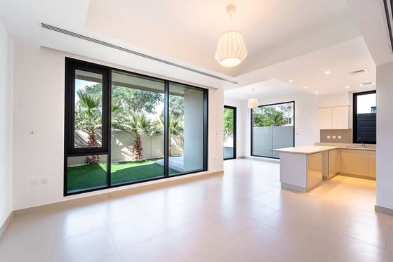 Corner Unit | Vacant on Transfer | Greenbelt Backing, picture 5