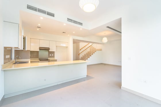 Corner Unit | Vacant on Transfer | Greenbelt Backing, picture 2