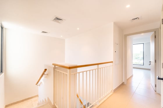 Corner Unit | Vacant on Transfer | Greenbelt Backing, picture 15