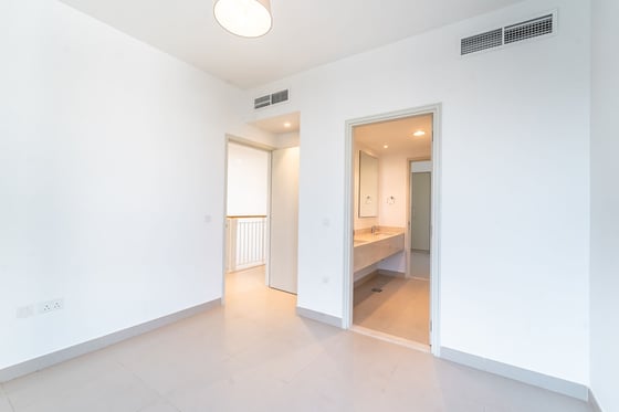 Corner Unit | Vacant on Transfer | Greenbelt Backing, picture 12
