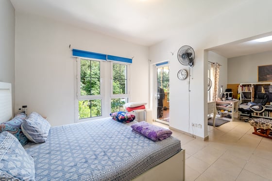 Walk to the Pool | Single Row | Private Garden, picture 8