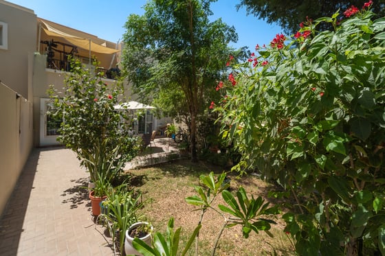 Walk to the Pool | Single Row | Private Garden, picture 14