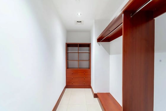 Vacant Soon | Double Garage | Direct Park Access, picture 10