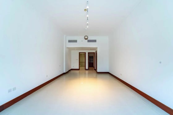 Vacant Soon | Double Garage | Direct Park Access, picture 7
