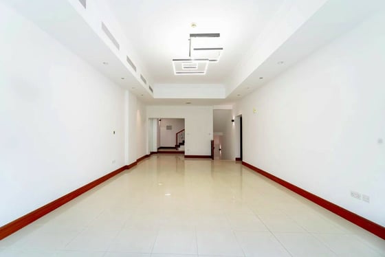 Vacant Soon | Double Garage | Direct Park Access, picture 2