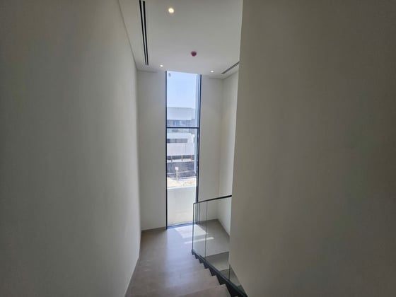 Spacious | Modern | Brand New | View Today, picture 6