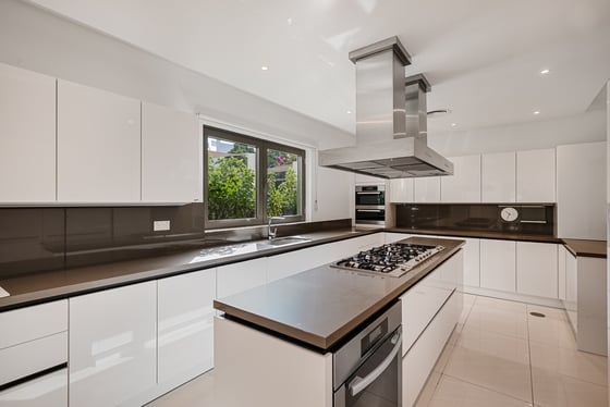 Miami Style | Stunning Marina Views | Beach Access, picture 6