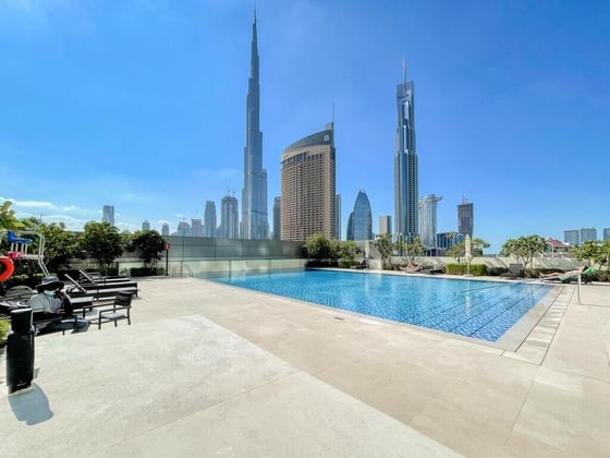 Prime Downtown Living | Featuring Exceptional 3 BR + Maid's, picture 1
