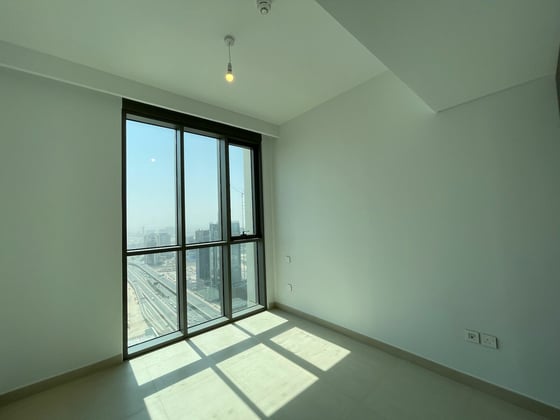 Prime Downtown Living | Featuring Exceptional 3 BR + Maid's, picture 4
