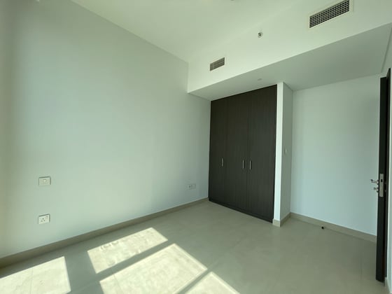 Prime Downtown Living | Featuring Exceptional 3 BR + Maid's, picture 6