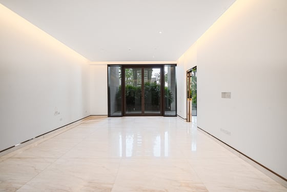 Must-See Trophy 4BR Garden Suite with Private Pool, picture 19