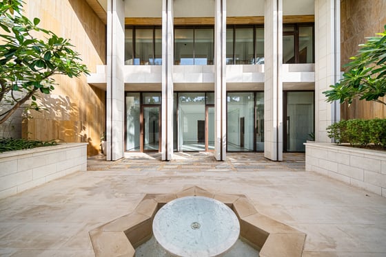 Must-See Trophy 4BR Garden Suite with Private Pool, picture 13