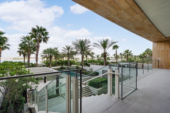Must-See Trophy 4BR Garden Suite with Private Pool, picture 10