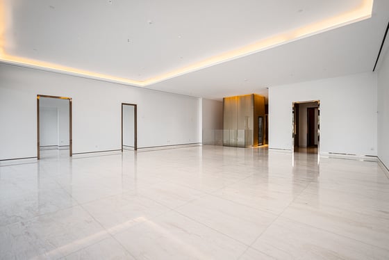 Must-See Trophy 4BR Garden Suite with Private Pool, picture 14