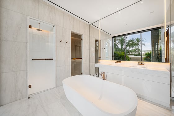 Must-See Trophy 4BR Garden Suite with Private Pool, picture 22