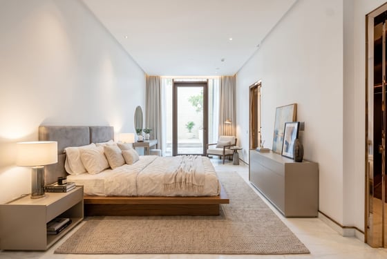 Must-See Trophy 4BR Garden Suite with Private Pool, picture 7