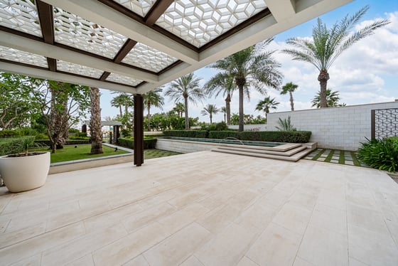 Must-See Trophy 4BR Garden Suite with Private Pool, picture 25