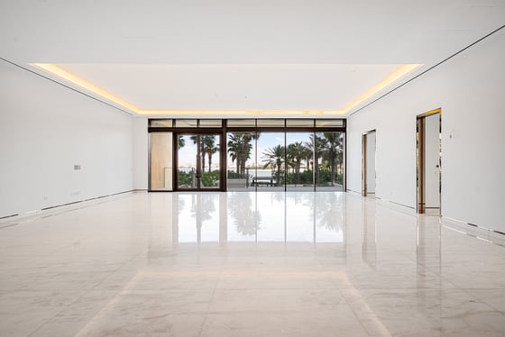 Must-See Trophy 4BR Garden Suite with Private Pool, picture 9