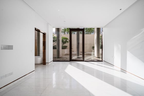 Must-See Trophy 4BR Garden Suite with Private Pool, picture 21