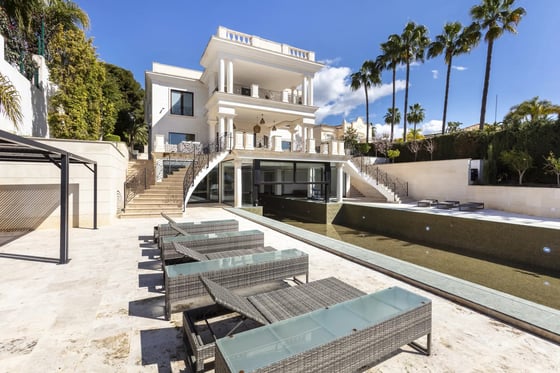 Villa in Marbella Golden Mile, Marbella With 24h Security, picture 2