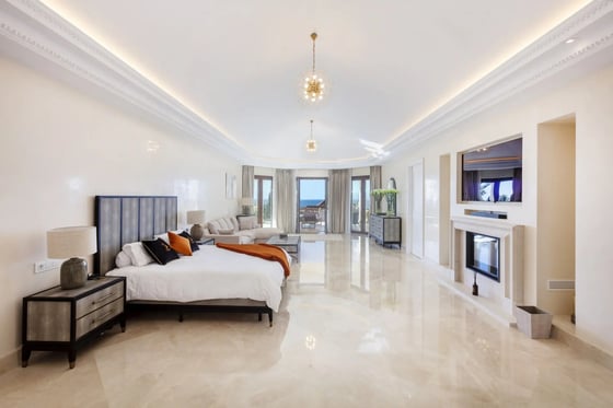 Villa in Marbella Golden Mile, Marbella With 24h Security, picture 15